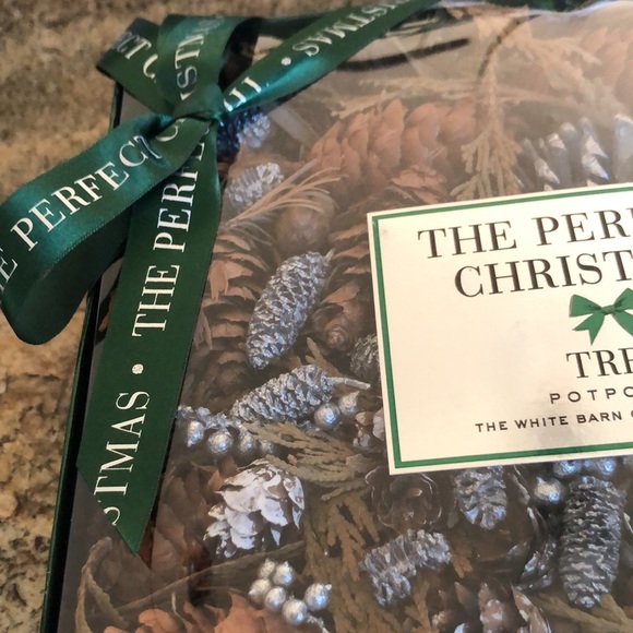 NWT—Christmas boxed Potpourri. - Picture 5 of 5